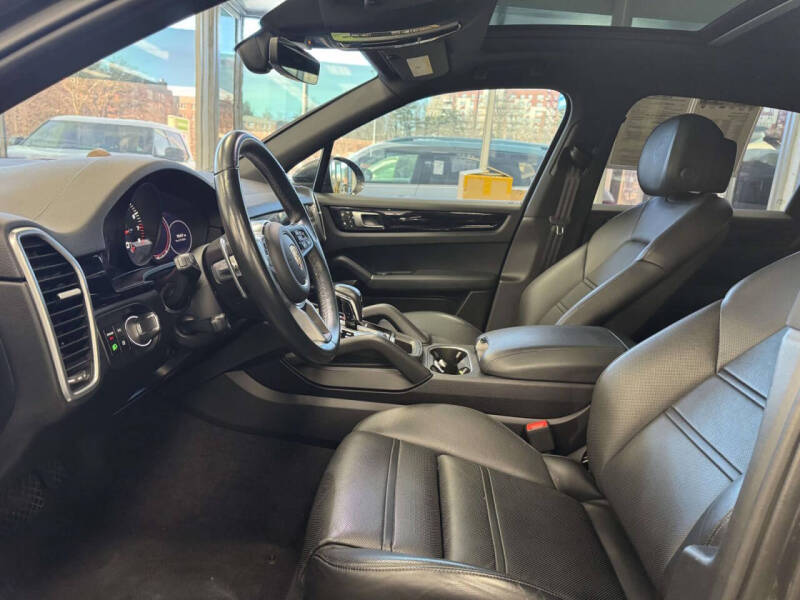 2023 Porsche Cayenne