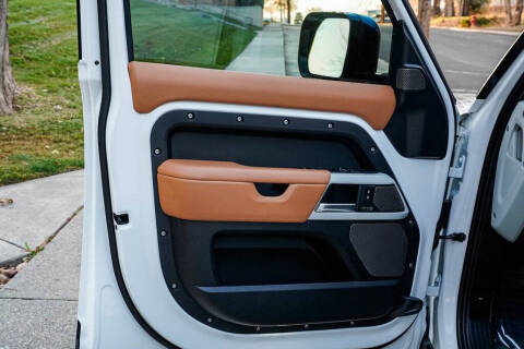 2024 Land Rover Defender 110 P400 X-Dynamic SE