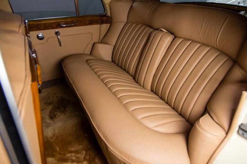 1961 Rolls-Royce SILVER CLOUD LWB