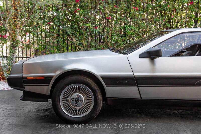 1982 DeLorean DMC-12