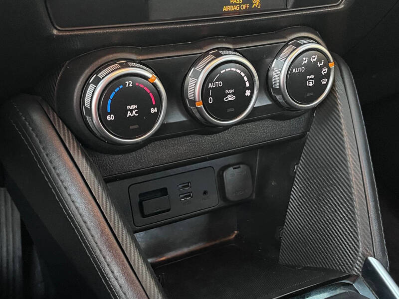 2019 Toyota Yaris XLE