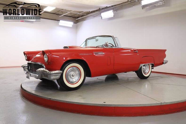 1957 Ford Thunderbird