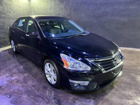 2015 Nissan Altima for sale at CLASSIC MOTOR CARS in West Allis WI