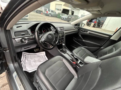 2017 Volkswagen Passat 1.8T R-Line