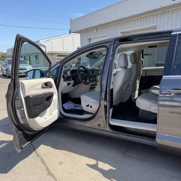 2017 Chrysler Pacifica Touring