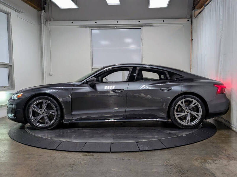 2023 Audi e-tron GT quattro Premium Plus