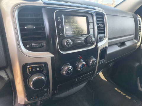 2017 RAM 1500 SLT