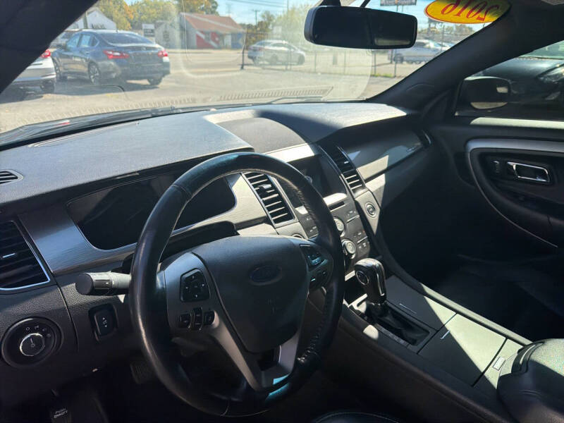 2016 Ford Taurus SEL