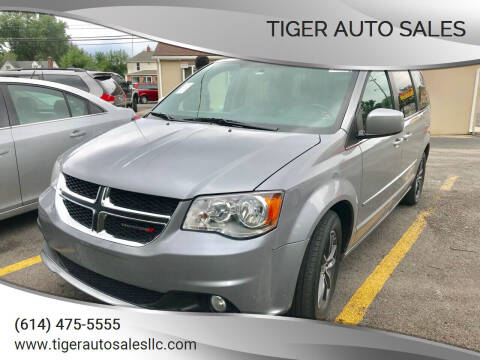 2017 Dodge Grand Caravan for sale at Tiger Auto Sales in Columbus OH