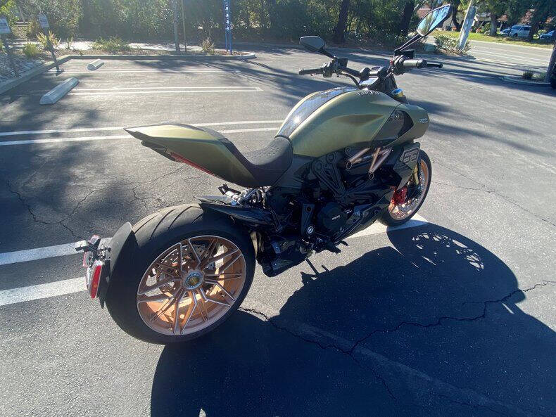 2021 Ducati Diavel 1260 Lamborghini