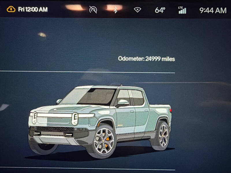 2024 Rivian R1T Adventure
