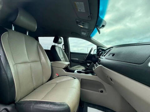 2017 Kia Sedona LX