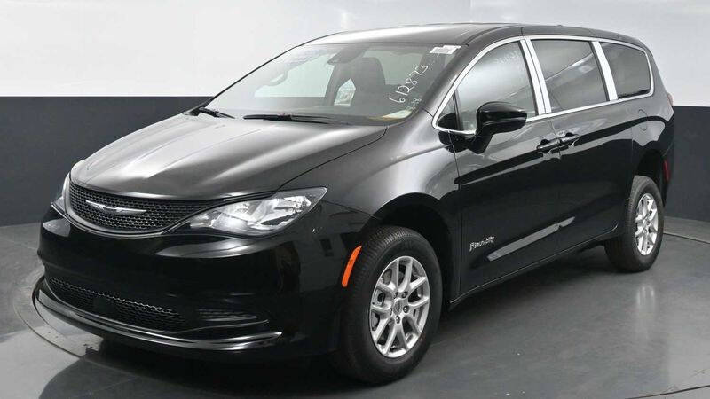 2025 Chrysler Voyager LX