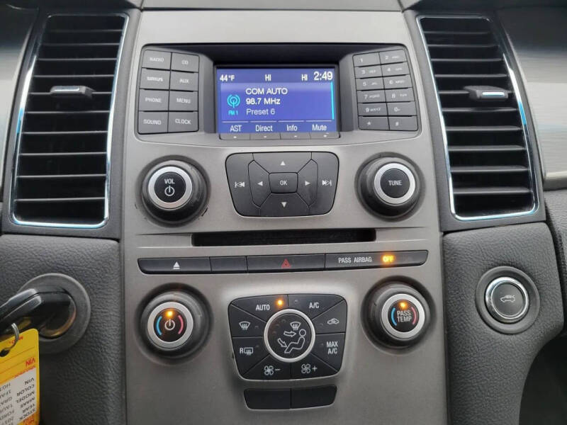 2017 Ford Taurus SEL