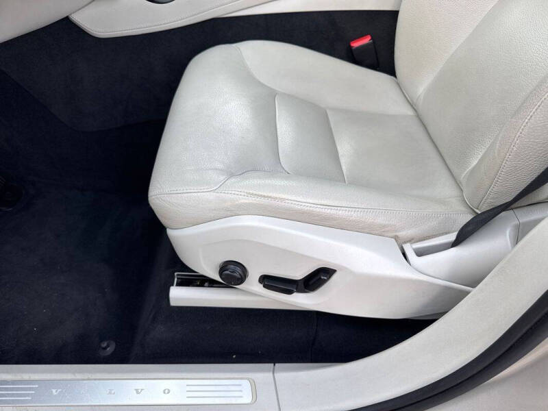 2016 Volvo XC90 T5 Momentum