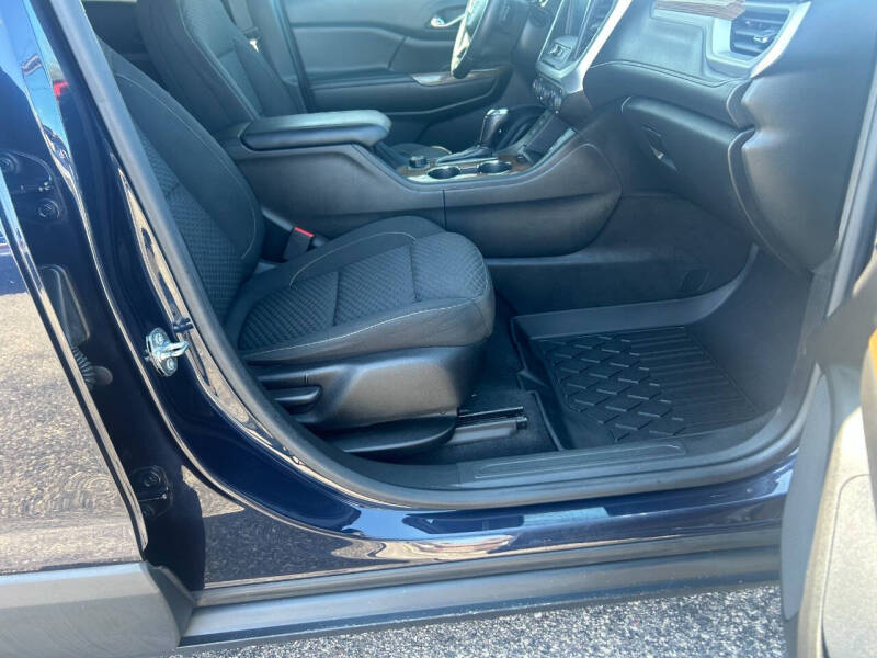 2017 GMC Acadia SLE-2