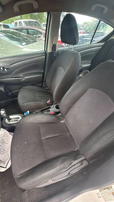 2017 Nissan Versa 1.6 S