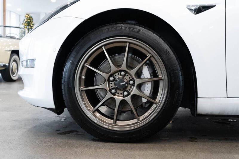 2019 Tesla Model 3 Mid Range