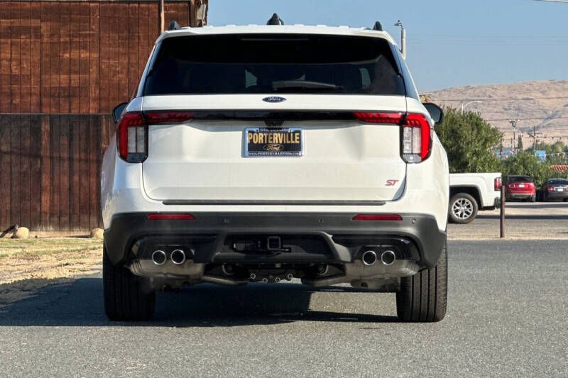 2025 Ford Explorer ST