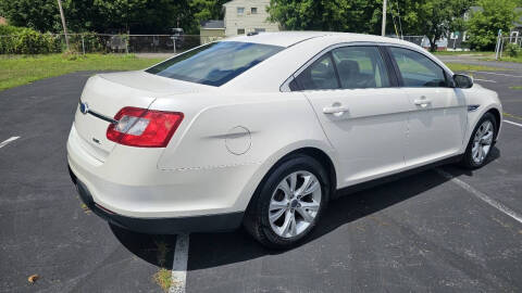 2011 Ford Taurus SEL