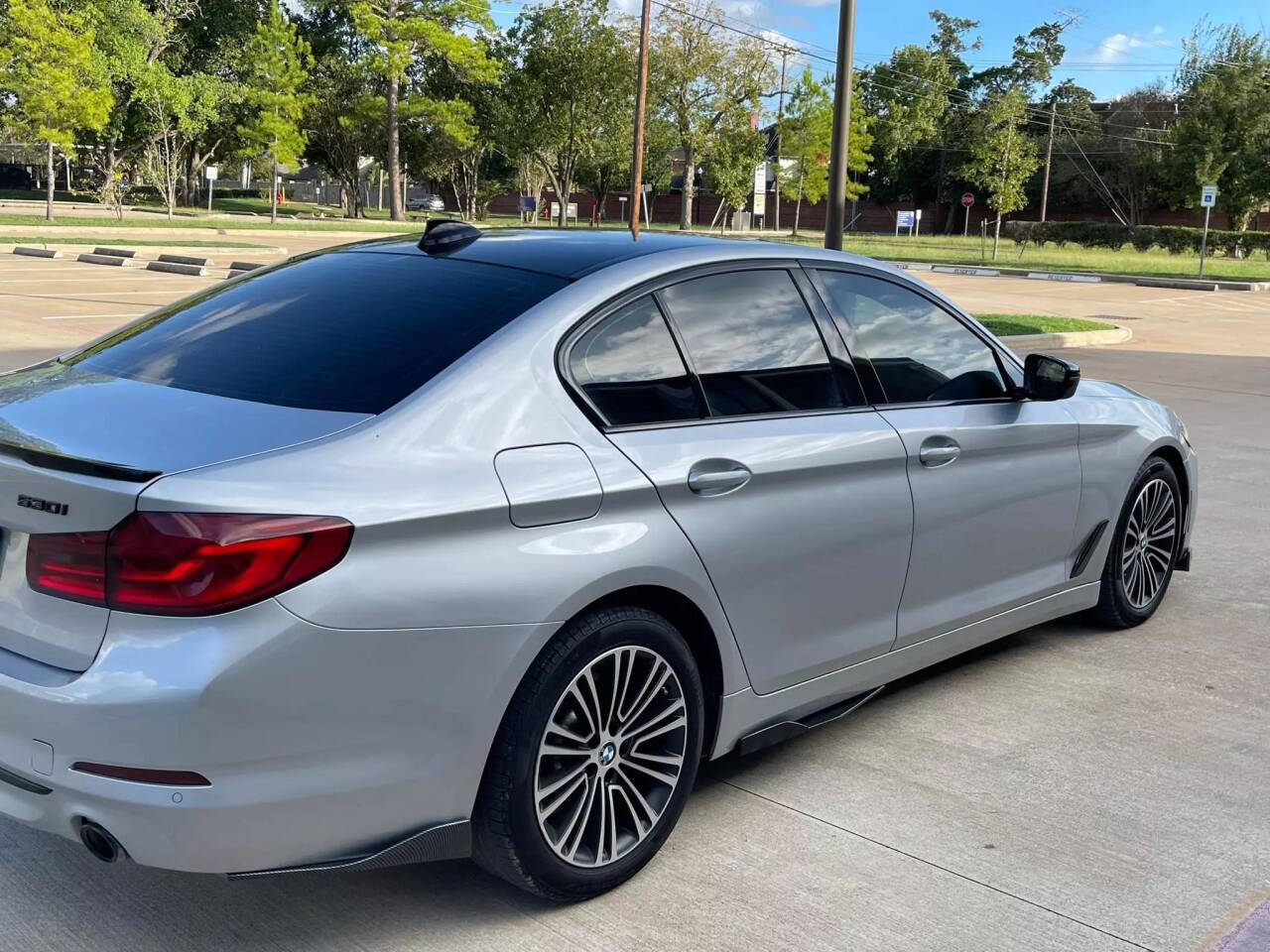 2019 BMW 5 Series for sale at MOTOR VILLAGE LLC in Houston, TX