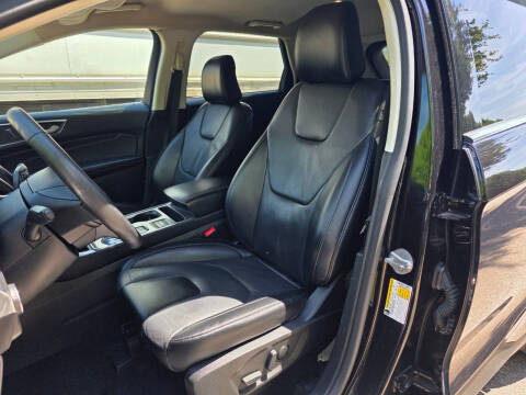 2022 Ford Edge Titanium