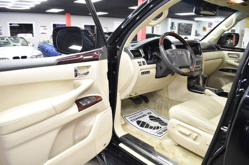 2015 Lexus LX 570