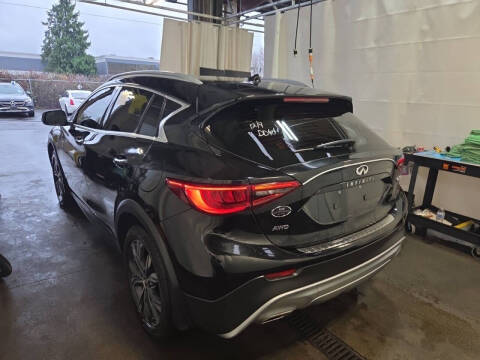 2017 Infiniti QX30 Premium