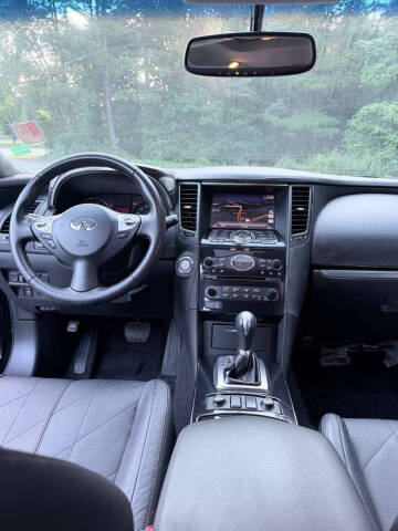 2011 Infiniti FX35