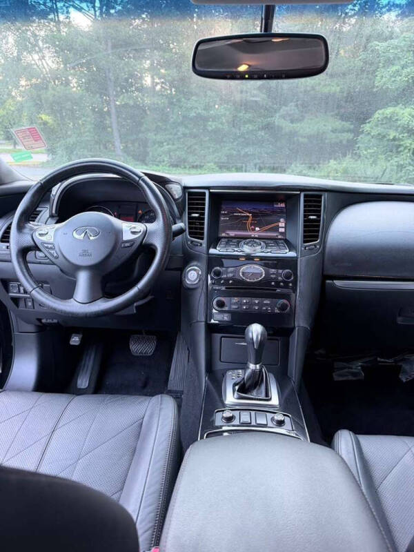 2011 Infiniti FX35
