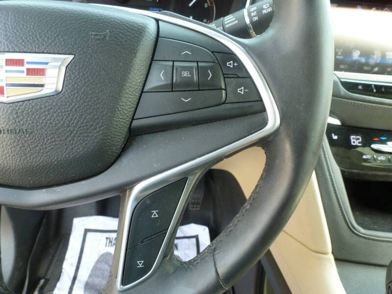 2017 Cadillac XT5 Luxury