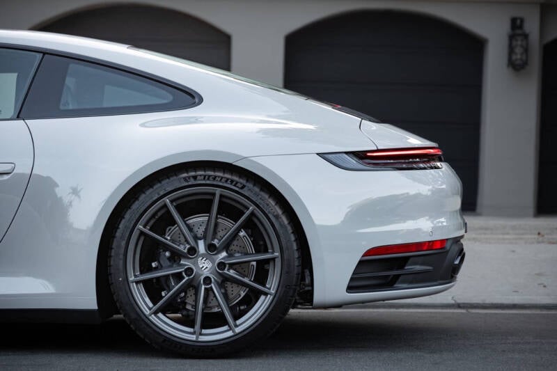 2023 Porsche 911 T photo 5