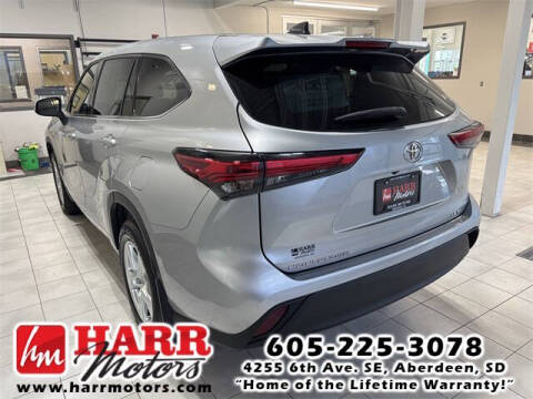 2022 Toyota Highlander LE