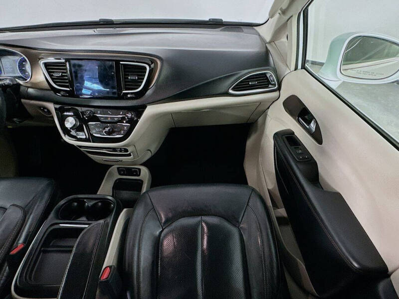 2018 Chrysler Pacifica Touring L