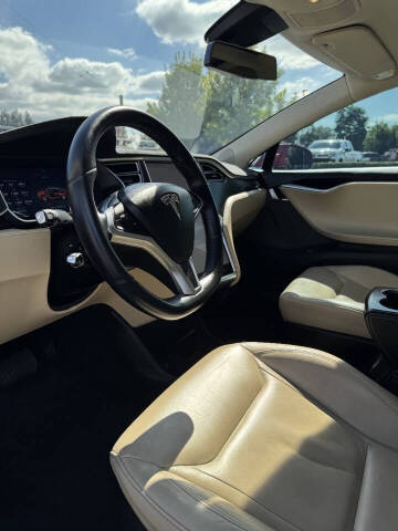 2015 Tesla Model S 90D