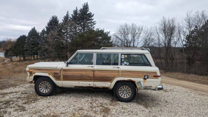 1986 Jeep Grand Wagoneer for sale at Classic Car Deals in Cadillac MI