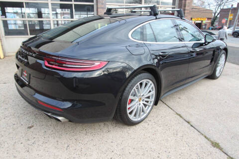 2017 Porsche Panamera Turbo