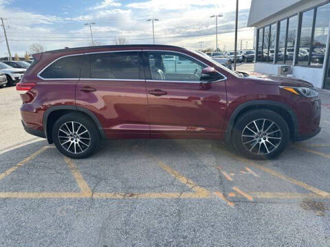 2017 Toyota Highlander SE