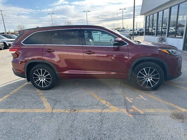 2017 Toyota Highlander SE