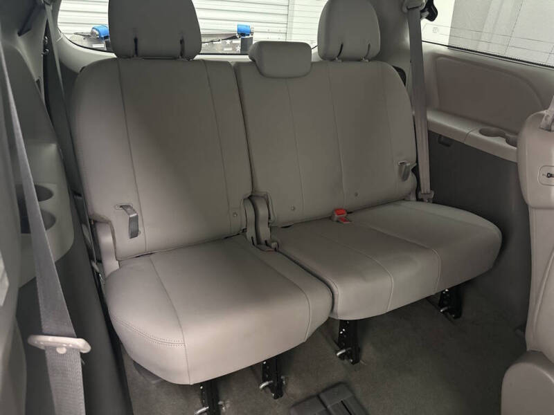 2016 Toyota Sienna