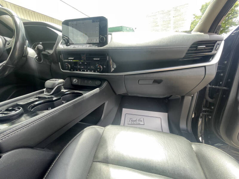 2023 Nissan Rogue SL
