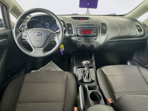 2017 Kia Forte5 LX