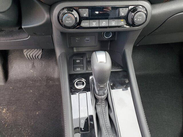 2024 Nissan Kicks SR