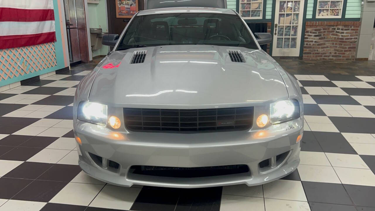 2006 Ford Mustang 32