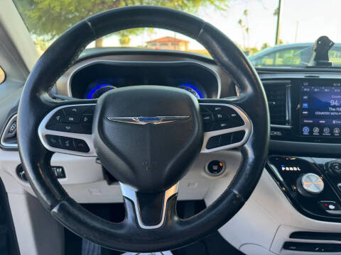 2017 Chrysler Pacifica Touring-L Plus