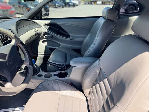 2002 Ford Mustang GT Deluxe