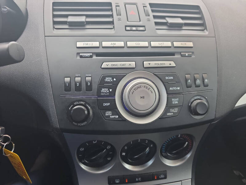2011 Mazda MAZDA3 i Touring