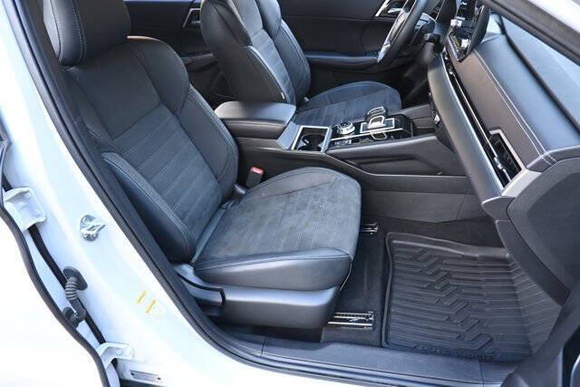 2023 Mitsubishi Outlander SE