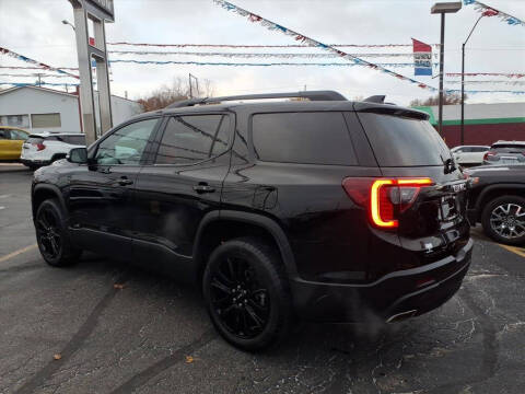 2023 GMC Acadia SLT