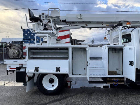 2019 Freightliner M2 106